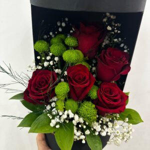 Червени рози в луксозна кутия